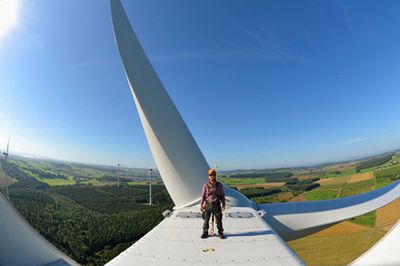 Weiterbetrieb von Windenergieanlagen - über 20 Jahre hinaus Weiterbetrieb von Windenergieanlagen - über 20 Jahre hinaus